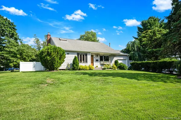 1 Rutgers ST, Smithtown, NY 11787