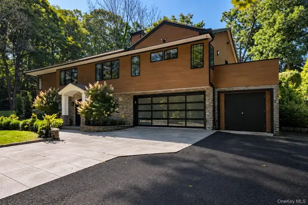 6 Tanyard LN, Huntington, NY 11743