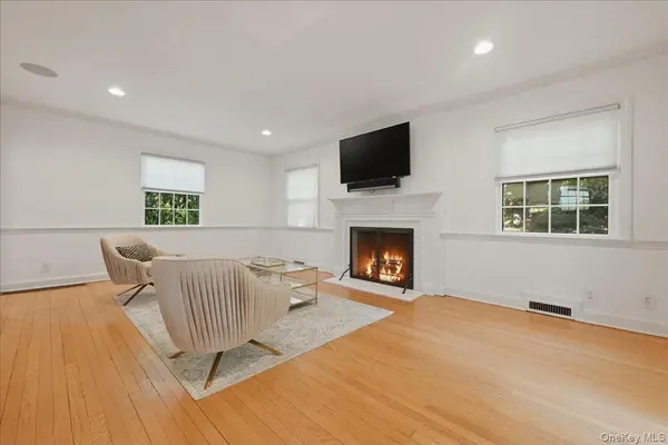 214 Nassau AVE, Manhasset, NY 11030