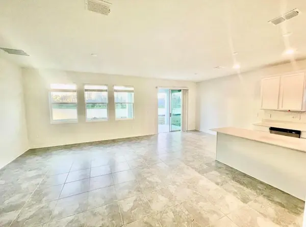 2186 MERRYBELLS DR, Kissimmee, FL 34746