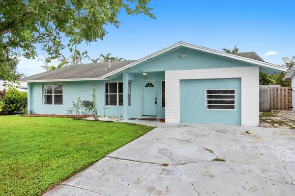 5679 SE INDIGO AVE, Stuart, FL 34997