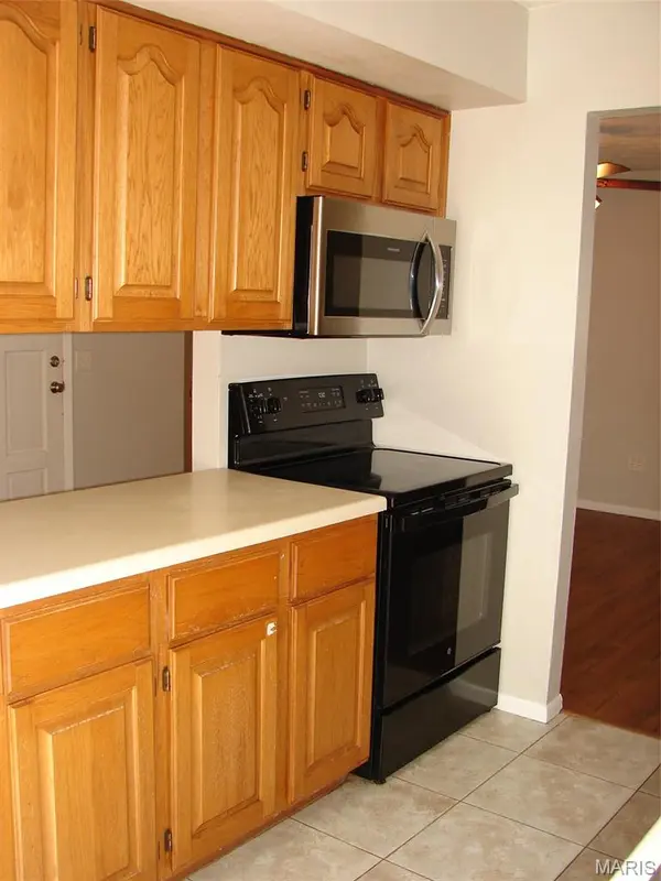 524 Phillipena ST, Edwardsville, IL 62025