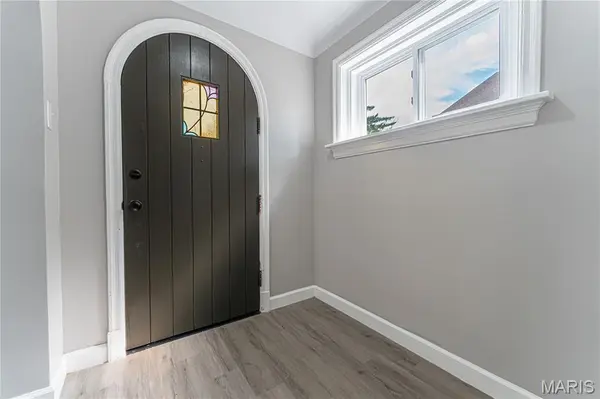 1284 Sells AVE, St Louis, MO 63147