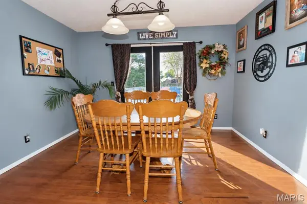 808 Carrie CIR, Lebanon, MO 65536