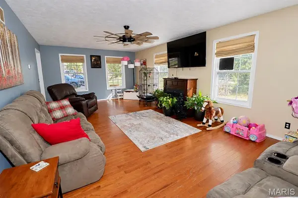808 Carrie CIR, Lebanon, MO 65536