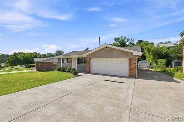 1212 Victory DR, Unincorporated, MO 63125