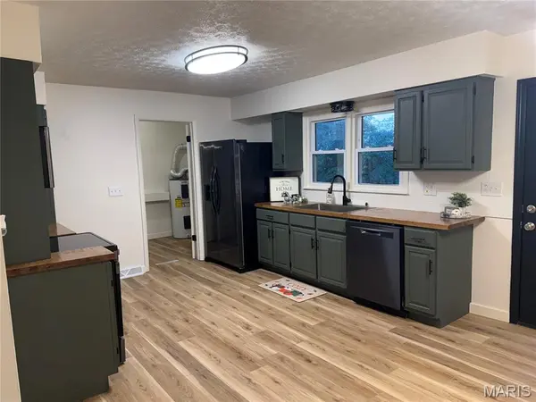 608 Sunset DR, Waynesville, MO 65583