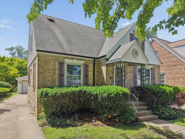 1934 Canfield RD, Park Ridge, IL 60068