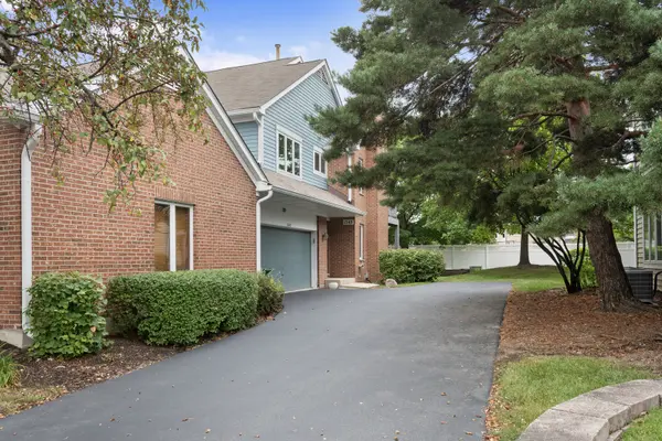 1545 N Courtland DR, Arlington Heights, IL 60004