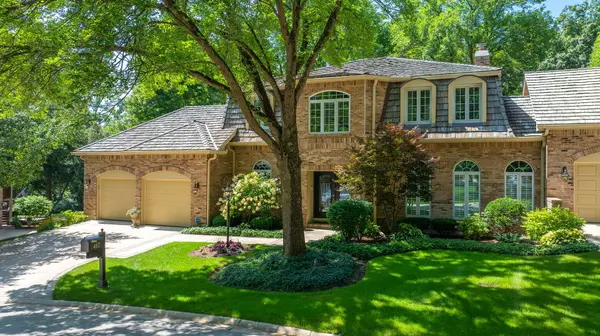 467 Le Provence CIR, Naperville, IL 60540