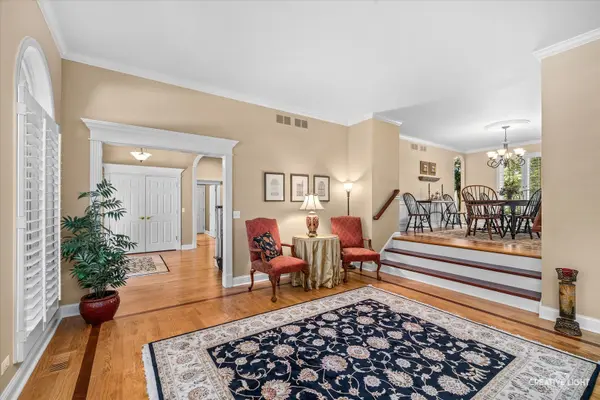 467 Le Provence CIR, Naperville, IL 60540