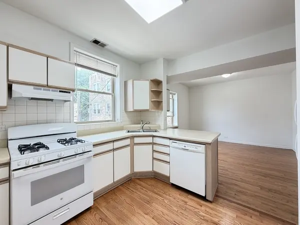 5783 N Ridge AVE #2, Chicago, IL 60660