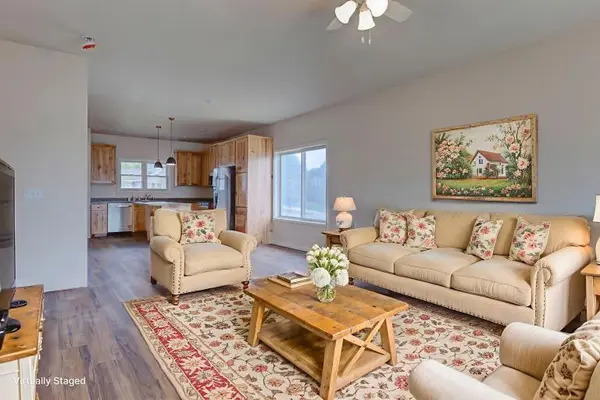 206 Blackhawk DR, Woodville, WI 54028
