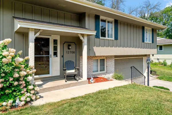 12708 Parkwood DR, Burnsville, MN 55337