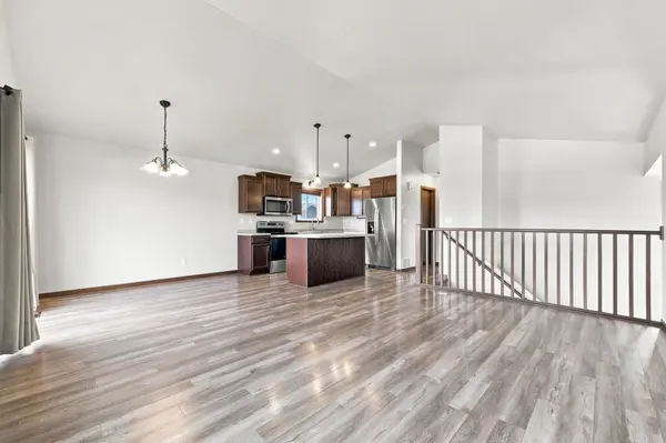 3316 MAPLE LEAF LOOP S, Fargo, ND 58104