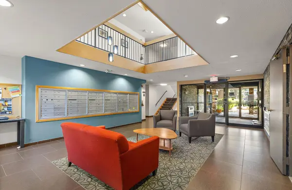 4100 Parklawn AVE #109, Edina, MN 55435