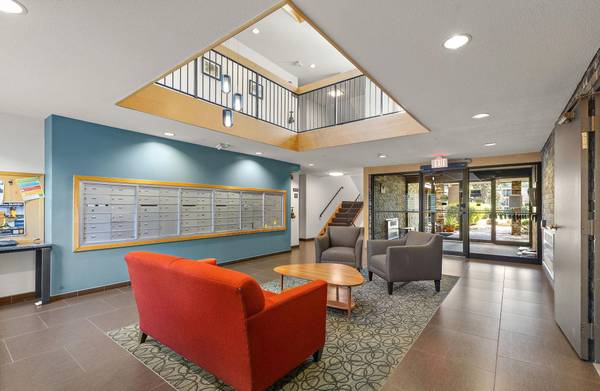 4100 Parklawn AVE #109, Edina, MN 55435