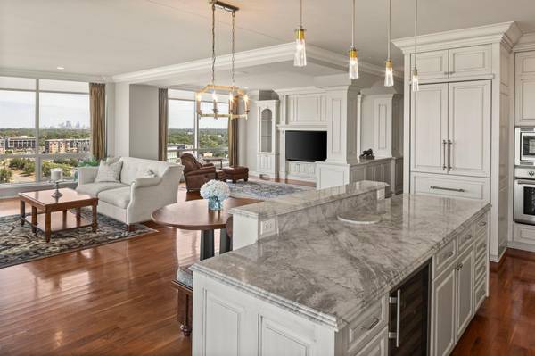 3209 Galleria #1302, Edina, MN 55435