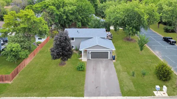 1239 Ruby LN, Shakopee, MN 55379