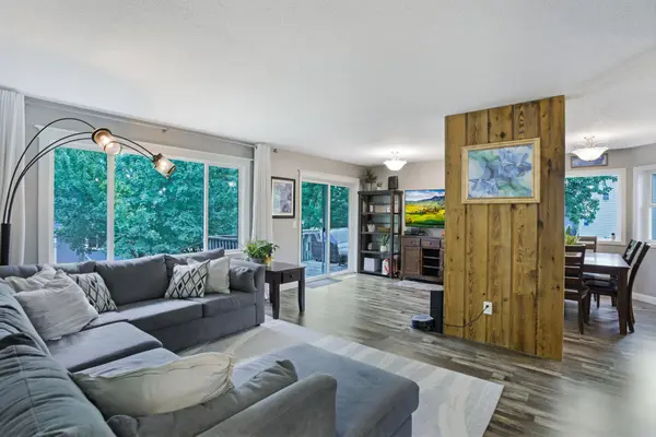 1239 Ruby LN, Shakopee, MN 55379