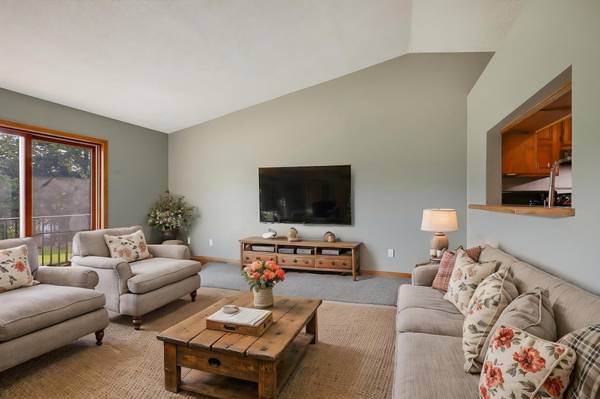 11139 Edgewood CIR N, Champlin, MN 55316