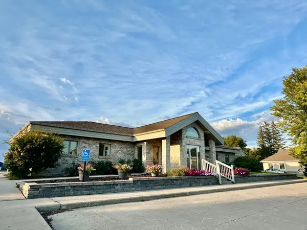 317 2nd ST NW, Roseau, MN 56751