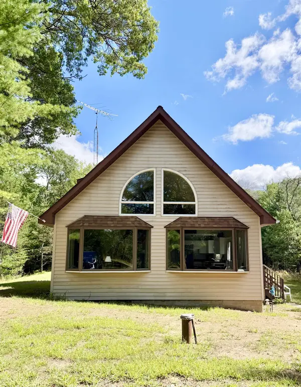 N10280 DEER LAKE RD, Crivitz, WI 54114