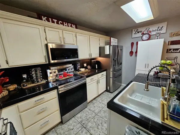 5052 Yates CIR, Broomfield, CO 80020