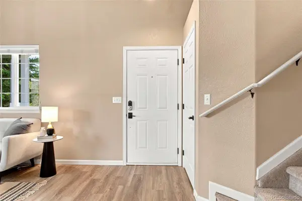 10046 Strathfield LN, Littleton, CO 80126