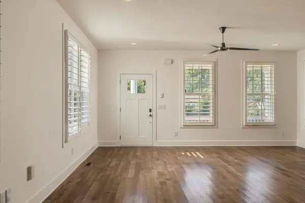 5896 Morrow Rd, Nashville, TN 37209
