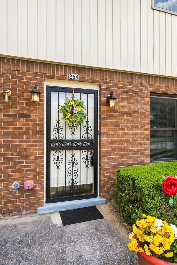 264 Mayflower Ln #N, Madison, TN 37115