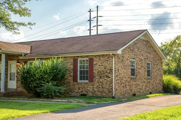 1184 Meadowview Dr, Gallatin, TN 37066
