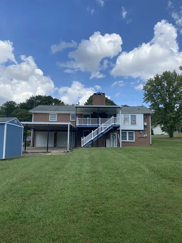 102 Bullock Dr, Clarksville, TN 37040