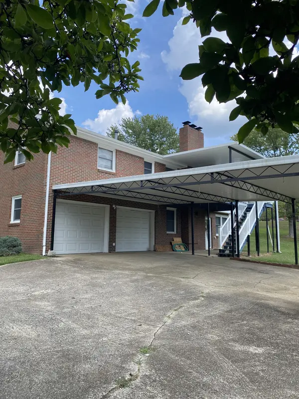 102 Bullock Dr, Clarksville, TN 37040