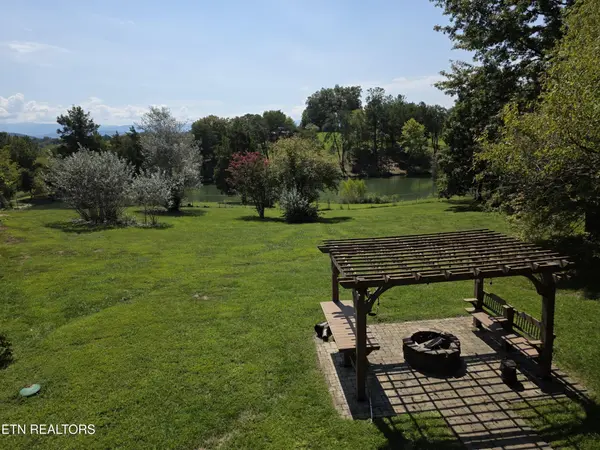 2875 E Walnut Grove Rd, Sevierville, TN 37876