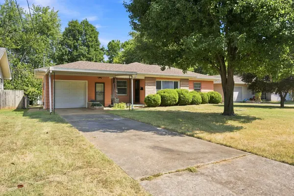 645 W Stanford ST, Springfield, MO 65807