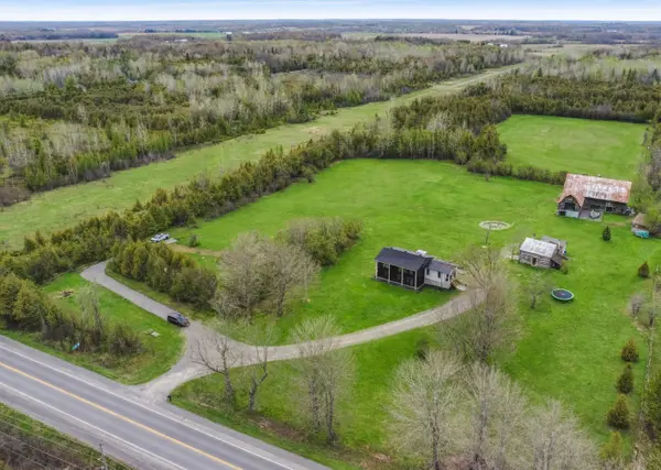 1671 County RD 43 RD, North Grenville, ON K0G 1G0