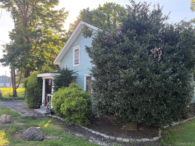 549 Main RD #B, Aquebogue, NY 11901