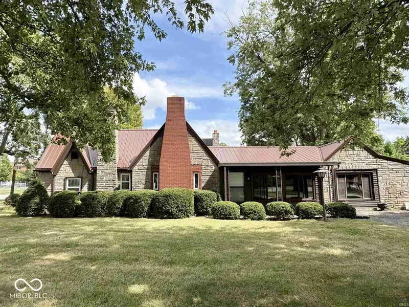 3300 S Walnut ST, Muncie, IN 47302