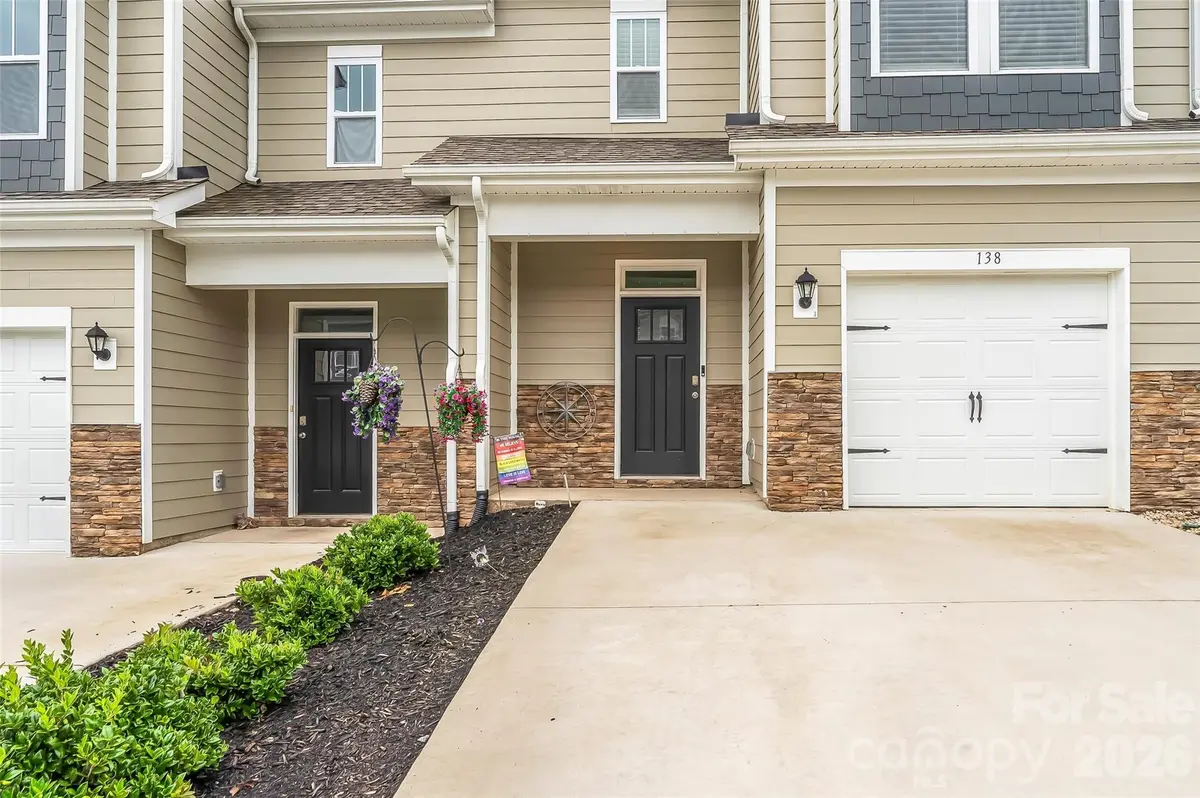 138 Creekview RD, Hendersonville, NC 28792