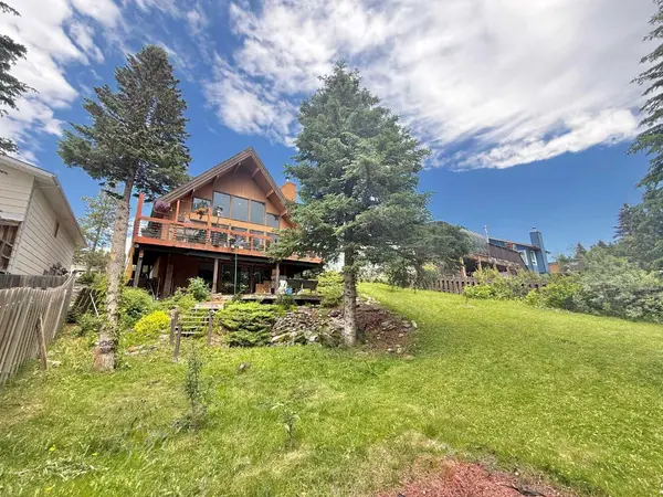 137 Reimer DR, Hinton, AB T7V1K1