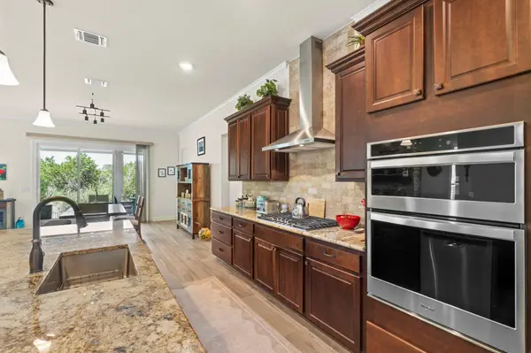 220 Iron Rail LN, Georgetown, TX 78633