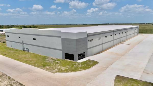 21827 Us-79 HWY, Taylor, TX 76574