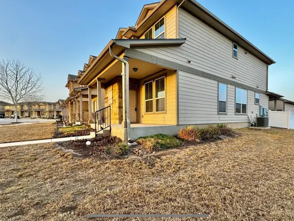 417 Katmai CIR, Pflugerville, TX 78660