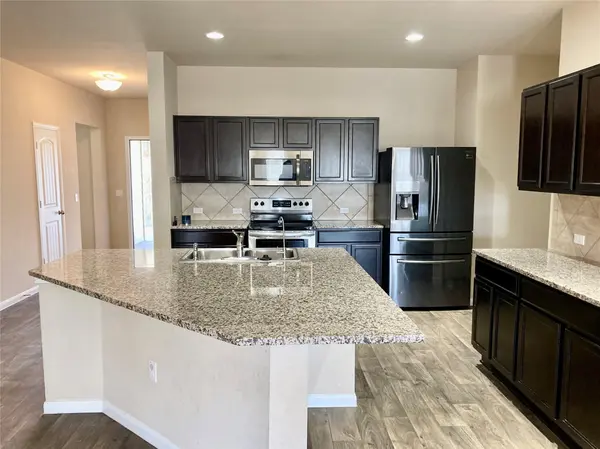 100 San Bernard TRL, Hutto, TX 78634