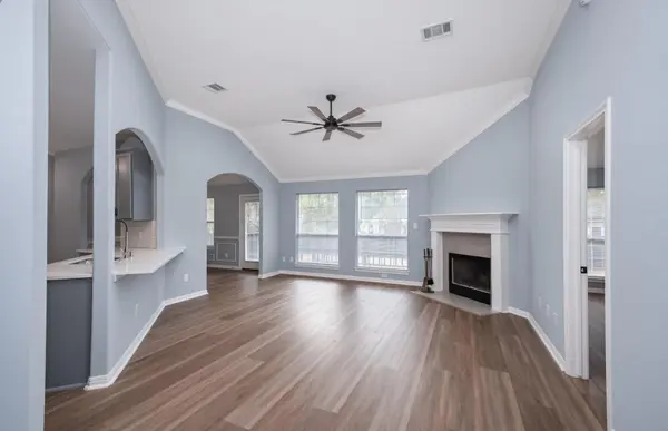 29000 COLONIAL DR, Georgetown, TX 78628