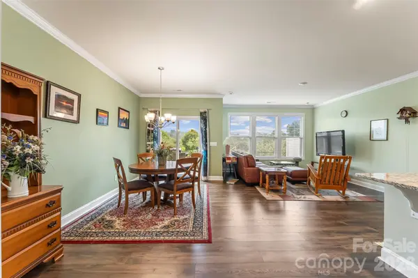 138 Creekview RD, Hendersonville, NC 28792