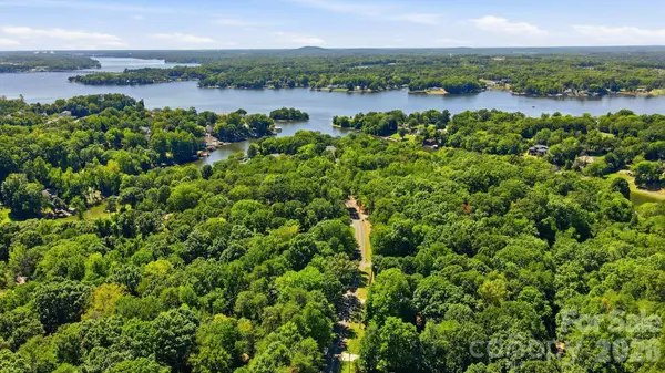 13800 Woody Point RD, Charlotte, NC 28278