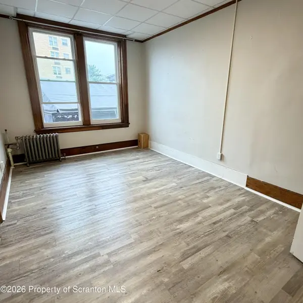 102 Delaware AVE #2A, Olyphant, PA 18447