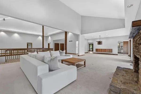 12639 Juniper CIR, Leawood, KS 66209